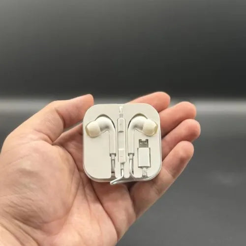 Apple-Style Wired Earphones with Mic – Hands-Free iPhone